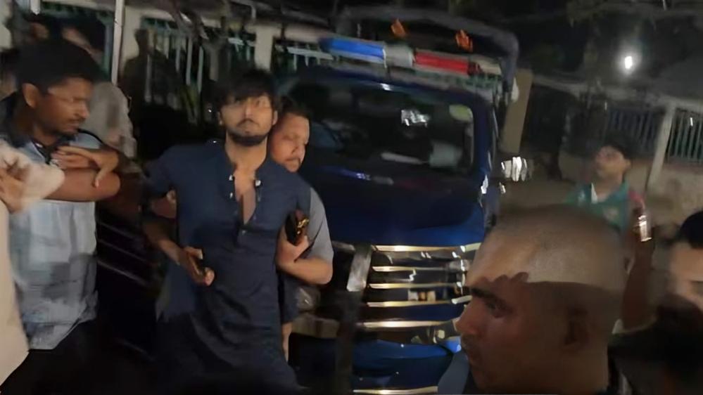 শাহবাগে ছাত্রদল-শিবির সংঘর্ষে ডাকসু নেতাসহ আহত ১১